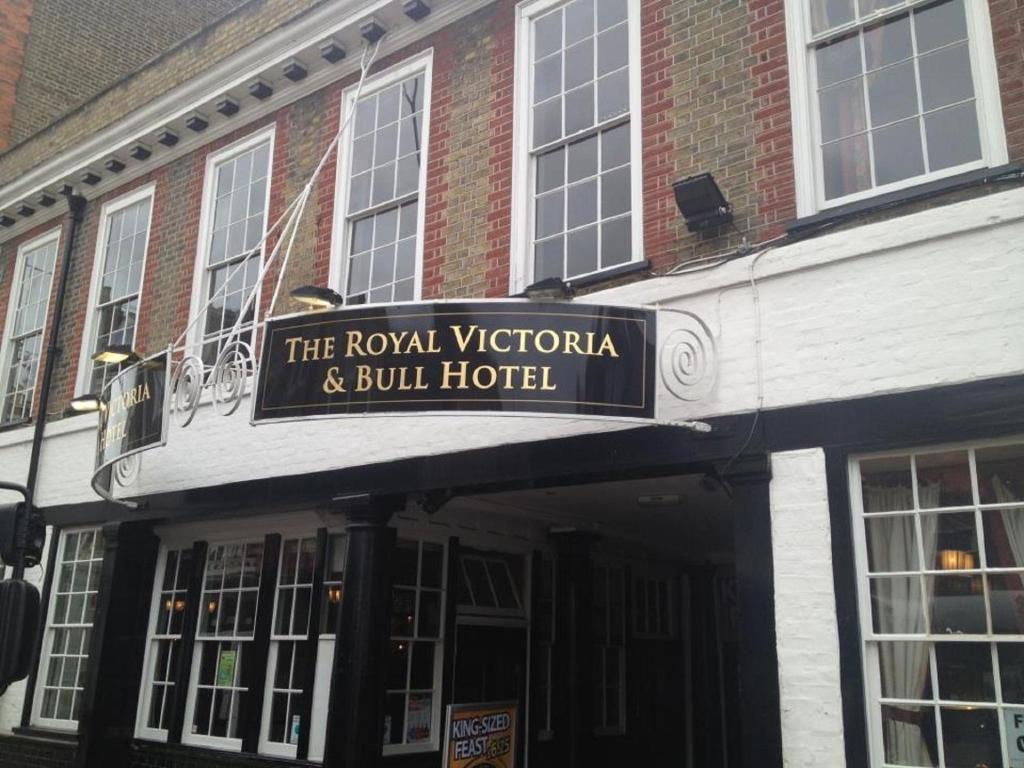 The Royal Victoria And Bull Hotel Дартфорд Екстериор снимка